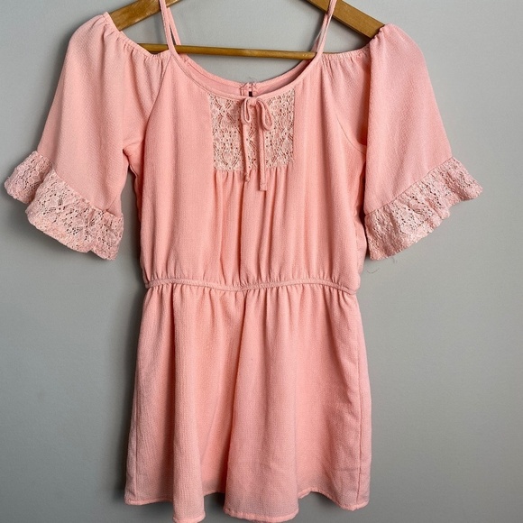 Zunie Girl's Light Salmon Romper 1/2 Sleeve Off Shoulder Lace Trim Lined Size 10 - Picture 1 of 16